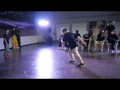kids pro bboy Фил vs SonicX - "ALL OPTION" break dance battle