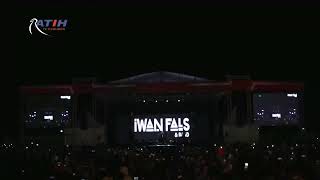 Download lagu IWAN FALS LIVE KEBUMEN - Ijinkan Aku Menyayangimu HD VERSION mp3