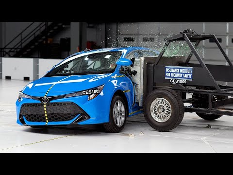 2019 Toyota Corolla hatchback original side IIHS crash test