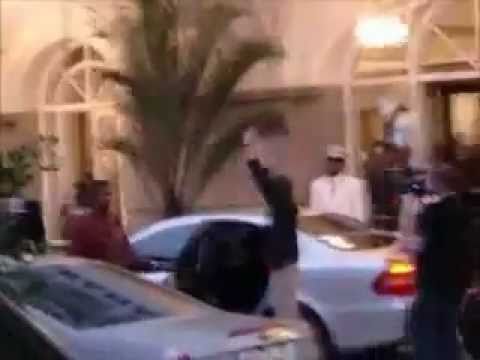 Video Paul McCartney deixando Hotel Copacabana Palace
