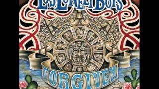 Los Lonely Boys- Love Don&#39;t Care About Me