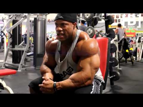Phil Heath - Training shoulders !!!