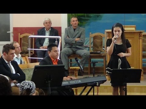 Fratii din ferneziu- In fata tronului de sus.