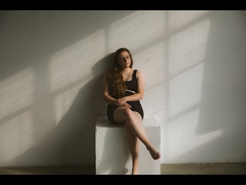 BLÜ EYES - my body hates me (Official Music Video)