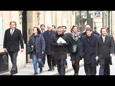 Video | French Socialists arrive for crucial budget talks with French PM | AFP