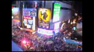 Ween &quot;Exactly Where I&#39;m At&quot; - NYE &#39;08 Times Square