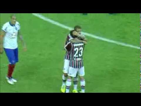 Rafael Sóbis chora abraçado com Edinho - Fluminense Rebaixado - 08/12/2013