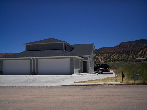 Move-in Discount!!  7 bedroom, 3 bathroom twin home property video