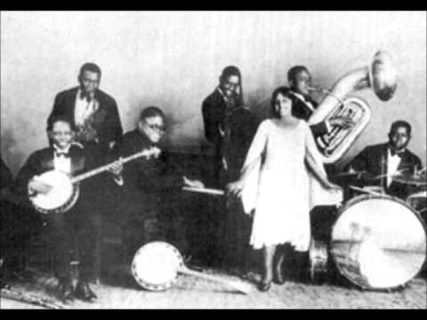 Clarence Williams' Blue Five - Everybody Loves My Baby