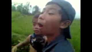 preview picture of video 'Anak dalangan wonosobo maling Cabe rawit gokil abis !!!!!!!!!!!!!!!'