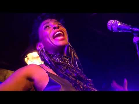 HOMMAGE A SISTA MONICA PARKER Concert SHAKURA S'AÏDA DU 25 11 2016