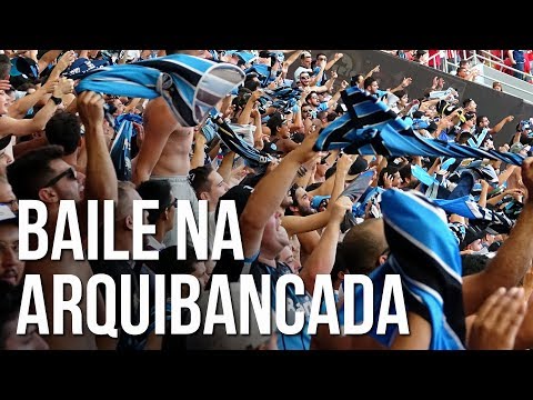 UM BAILE NA ARQUIBANCADA