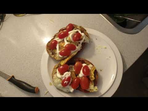 MongoTV_6097 - Min Aftensmad - Del 1 - Ristet FRANSKBRØD Med SPEJLÆG - TOMAT - MAJONAISE -Ristet LØG