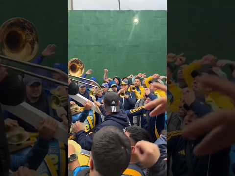 ""te llevamos en el corazon,boca yo te quiero ver campeon"" Barra: La 12 &bull; Club: Boca Juniors &bull; País: Argentina