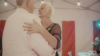 ROMAIN MULLER - UN PARAPLUIE POUR DEUX