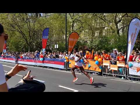 KENENISA BEKELE SLOW MOTION ANALYSIS | London Marathon 2018