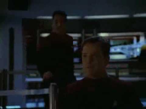 Spezies 8472 destroys a planet of the Borg