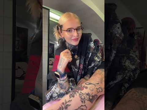 Má PŘES 300 TETOVÁNÍ! #tattoo #tattooartist #crazyfacts
