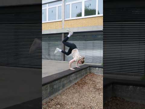 Meiner Freundin PARKOUR beibringen?! #salto #parkour #tutorial