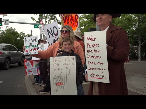 Bend protesters rally against U.S. strikes in Iran