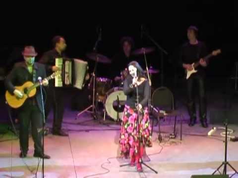 Leonsia Erdenko Gypsy Band - Jewish Song.mpg