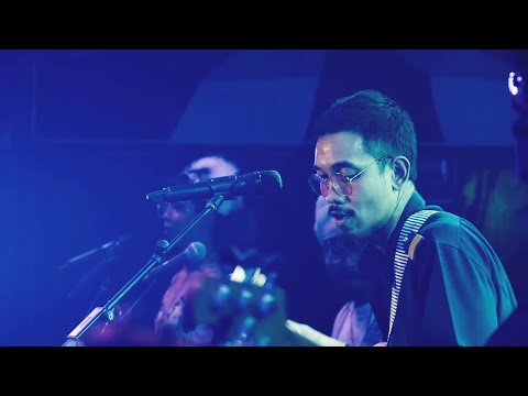 Penguin Villa - Acrophobia | SMALLROOM HOLIDAY PARTY