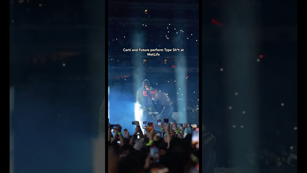 For the first time ever 🤯 #travisscott #metlife #concert