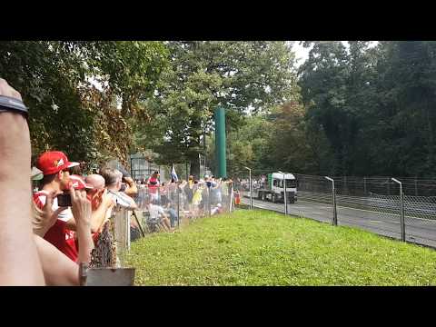 Monza F1 GP 4.9.2016 - Cheer to Kimi at Drivers parade.