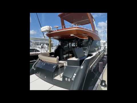 2015 Carver 40 Command Bridge Video