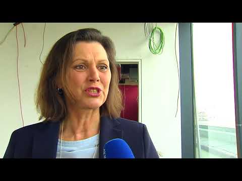 Ilse Aigner gibt Einblicke in ihr neues Büro im Bauministerium