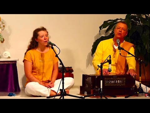 Satsang und Meditation mit Narendra - Yoga Vidya Live Ritual Kirtan singen 20:00 Uhr 04.07.2020