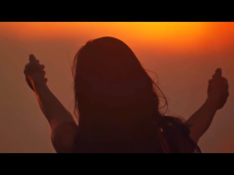 Camp Near Heaven + Omegas Gyöngyhajú Lány