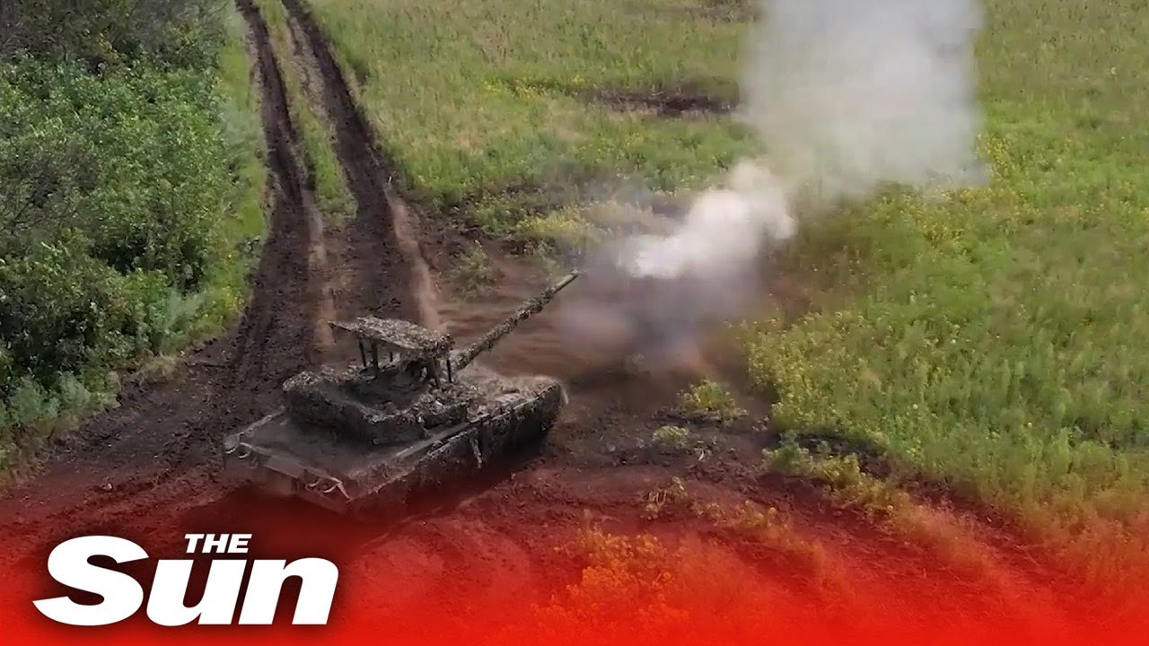 Tanques russos T-80 ‘destroem posto de comando ucraniano na linha de frente’