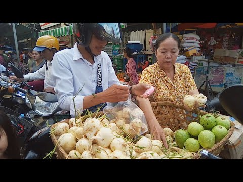 Snacks And Fresh Food In Market - Amazing Food Tour Around Phnom Penh - Food In The City