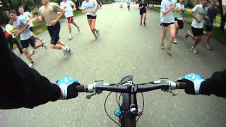 preview picture of video 'University of Washington Urban Mountain Biking through Campus'