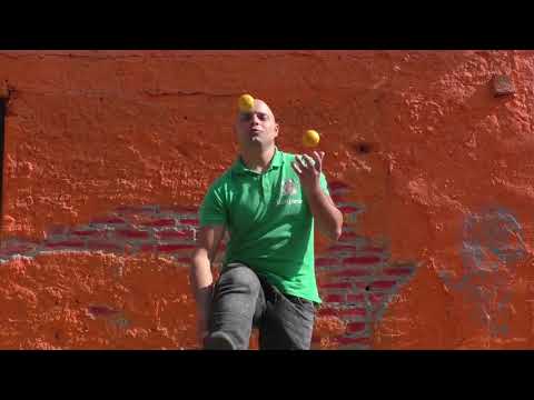 Jonglieren mit Benjamin Teil3 Projektzirkus Bertolini