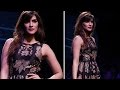HOT Kriti Sanon Walk The Ramp At Lakme Fashion Week 2016