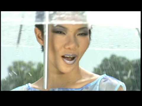 Thể hiện bởi Thu Hà