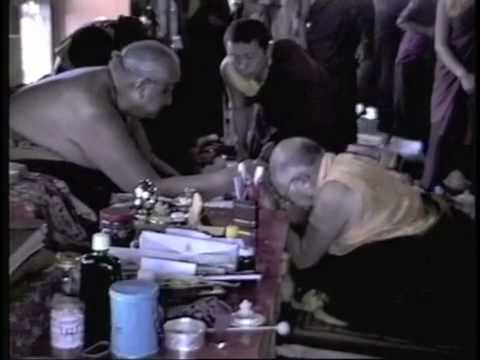 Tulku Urgyen Rinpoche visits Dilgo Khyentse Rinpoche