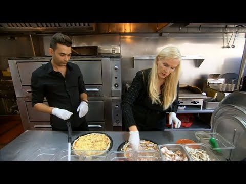 Gunilla Persson Bakar Pizza - Svenska Hollywoodfruar (S7 Ep7)