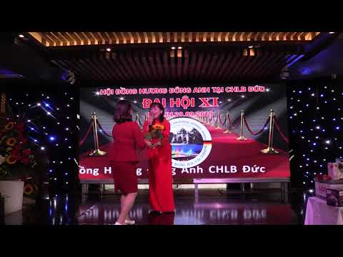 GIỌNG CA CỦA NHÀ THIẾT KẾ ÁO DÀI VÂN NHUNG TẠI HỘI ĐH ĐÔNG ANH