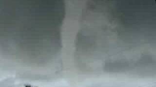 preview picture of video 'honduras water spout'