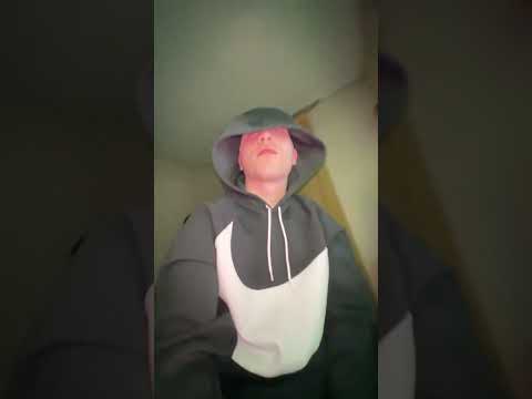 RIKO MILL Τα σπάει ολα στο σπίτι του!