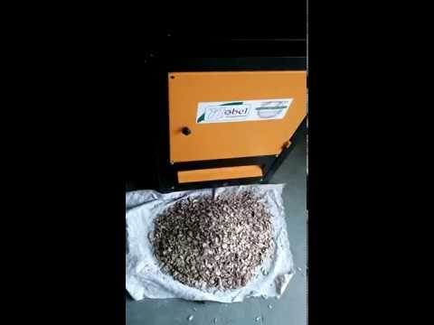 Semi Automatic Betel Nut Cutting Machine