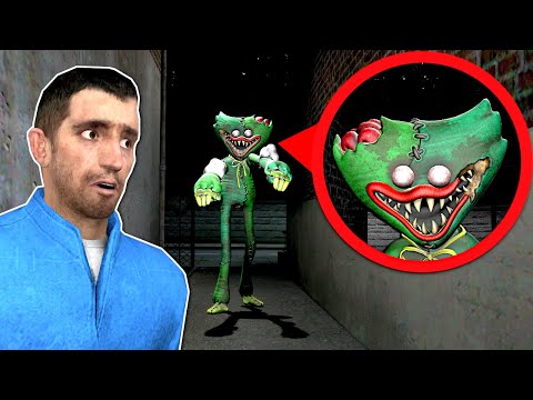 ZOMBIE HUGGY WUGGY IS AFTER ME! (Garry's Mod)