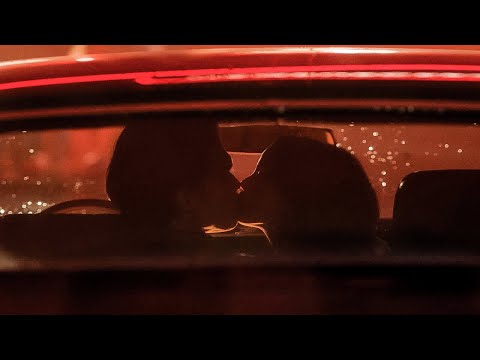 Riverdale 6x02 Car kissing - Veronica and Reggie