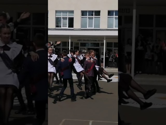 Выпускники 11 класса БМСОШ