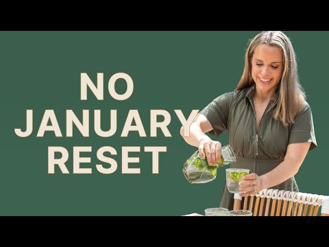 Holiday Eating After 40: 5 Rules to Prevent Bloat, Cravings & Weight Gain