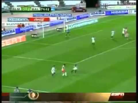 Ulloa convirtió tres goles para el Almeria PlayFutbol