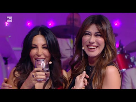 Duetto Virginia/Sabrina Ferilli: "Te possino Da' tante cortellate" - Colpo di luna 26/01/2024